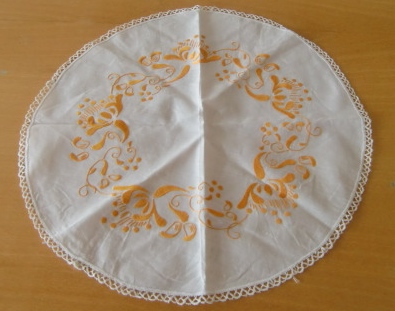 M747M Little Easter tablecloth